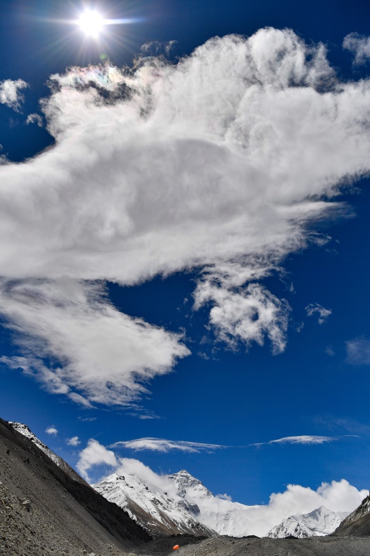 12时46分,珠峰上空风云变幻(5月4日摄).新华社记者 晋美多吉 摄