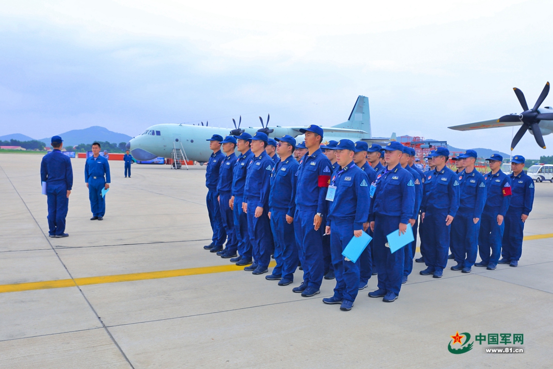 回顾这一年看机务官兵如何践行四铁精神