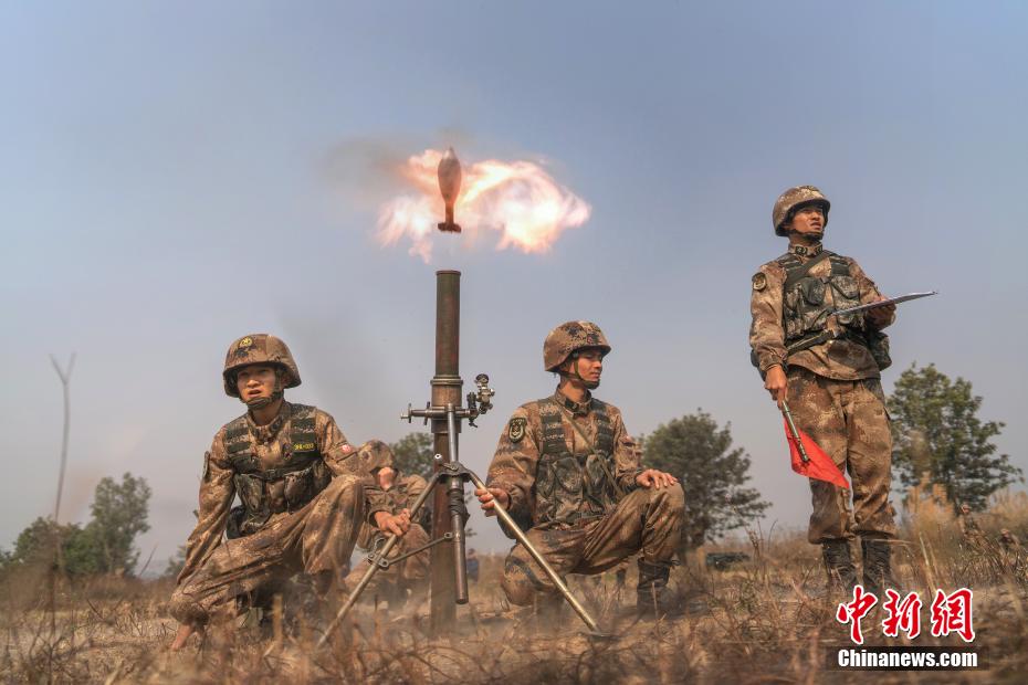 陆军第75集团军某合成旅组织迫击炮实弹射击考核