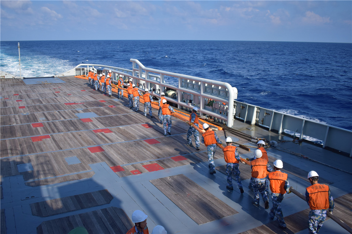 拖带训练.张东杰 摄实施拖带.