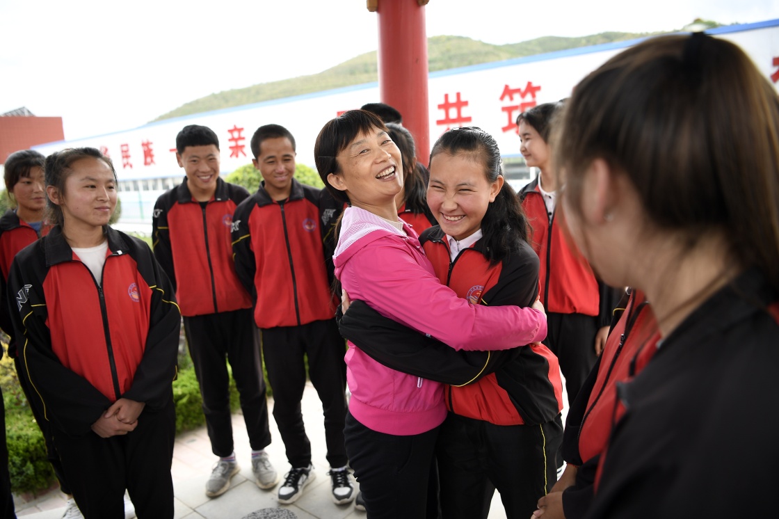 福建援寧女教師楊明︰超長待機播撒希望火種