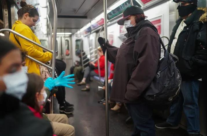 环球深观察丨确诊人数越过800万大关 科学被"捂上嘴"的美国疫情防控"