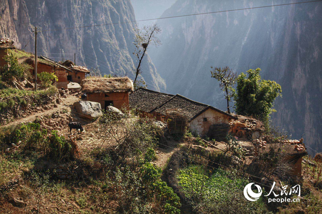 脱贫攻坚看凉山:山高路未远 水长业兴旺 - 中国军网