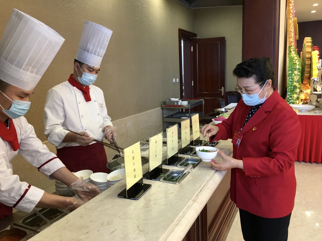 京西宾馆里的"光盘行动"——党的十九届五中全会厉行节约反对餐饮浪费