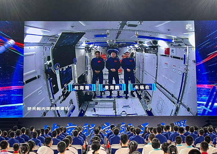 700_499