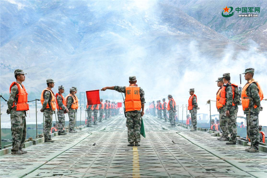 海拔3800米,看舟桥兵40分钟天堑变通途!