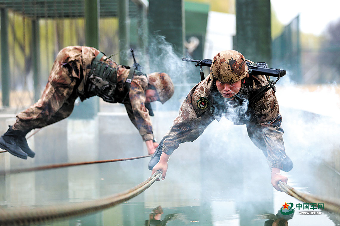 淬炼胆魄砺血性——第71集团军某防空旅开展心理抗压训练影像