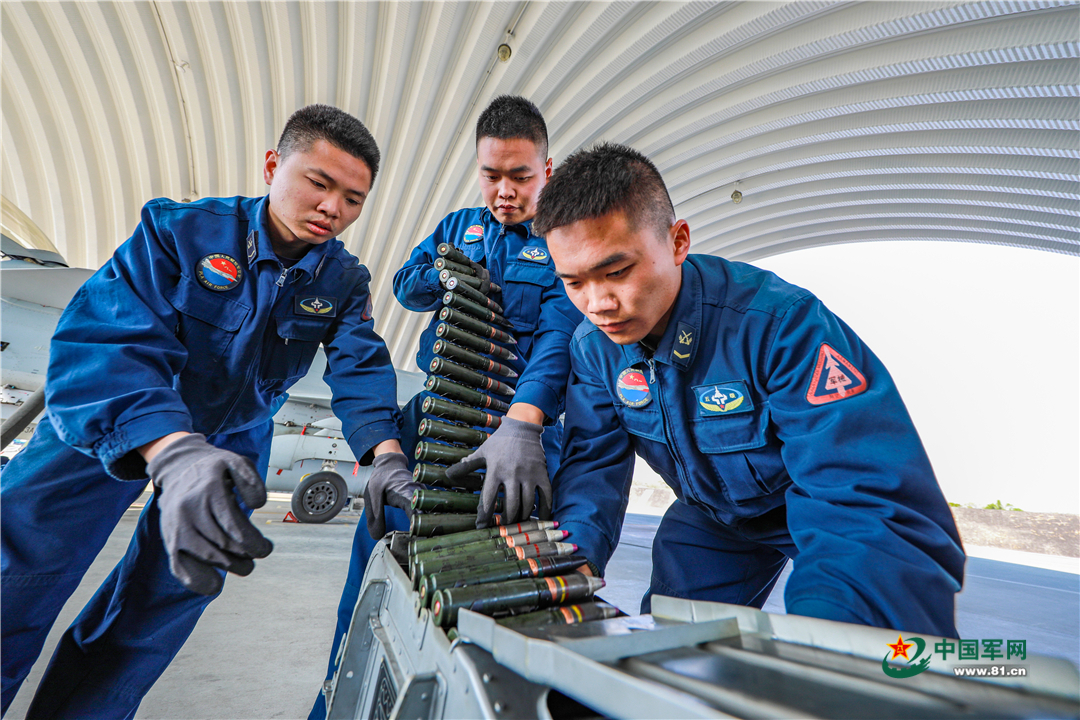 南部战区空军航空兵某旅这样开展实弹打靶训练