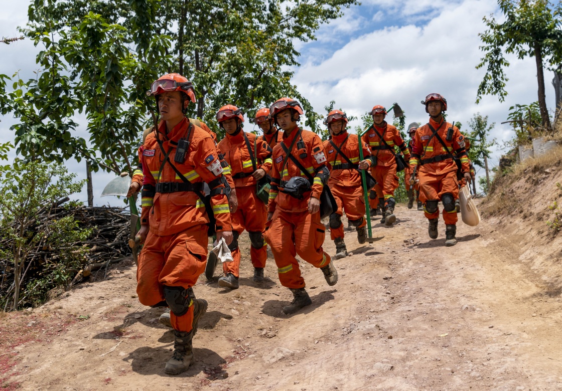 云南漾濞地震灾区救灾工作有序开展