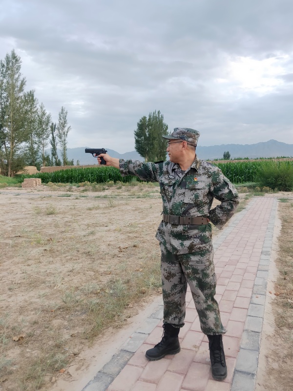 就要时刻准备为人民冲锋——记甘肃省张掖军分区副司令员张洪峰