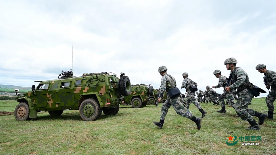 第81集团军某旅:警卫分队砺兵塞北训练场