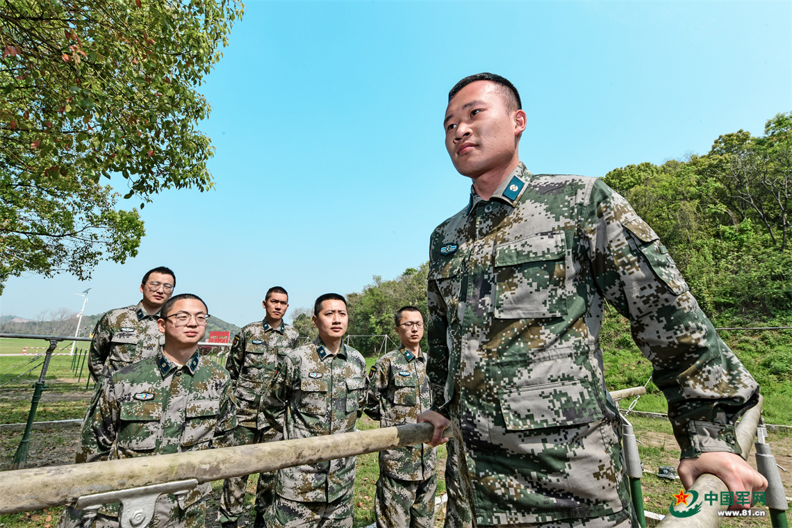 湖北省军区开展管理岗位文职人员集训 - 中国军网