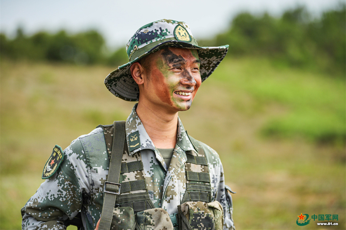 高清大图|看特战队员训练间隙的美好时光