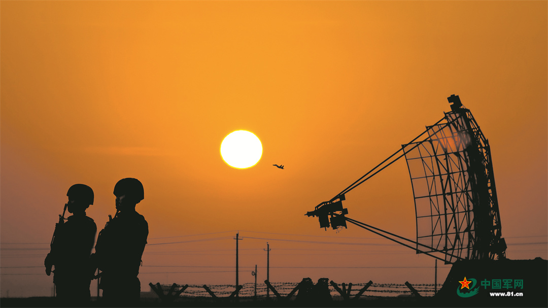 一周军事图片精选丨致敬默默守护和平的你们! - 中国军网