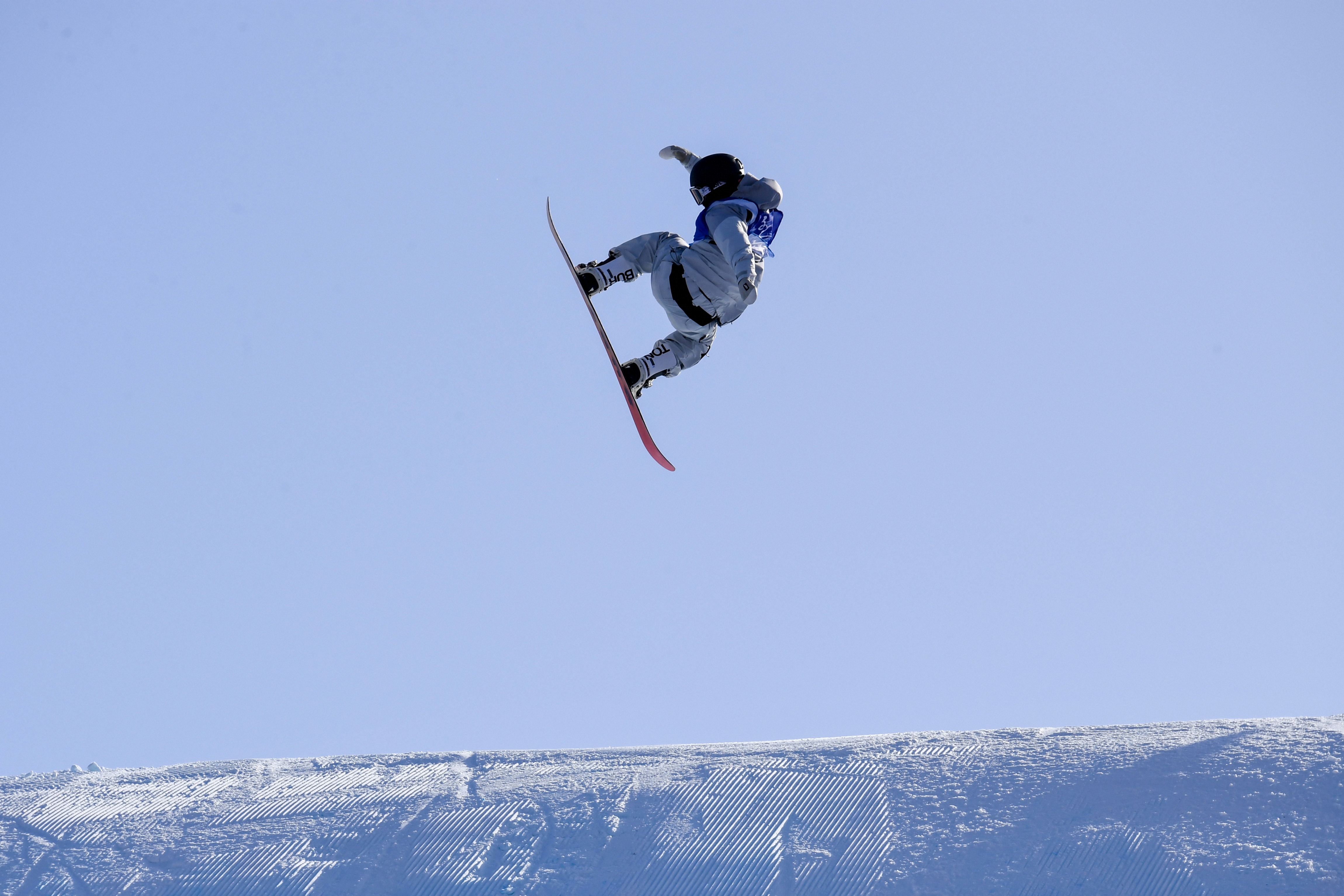 苏翊鸣夺得"十四冬"单板滑雪公开组男子大跳台冠军