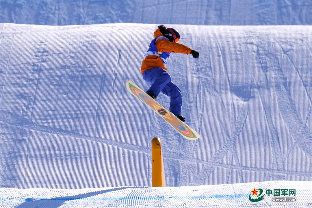 苏翊鸣夺得"十四冬"单板滑雪公开组男子坡面障碍技巧决赛金牌 - 中国