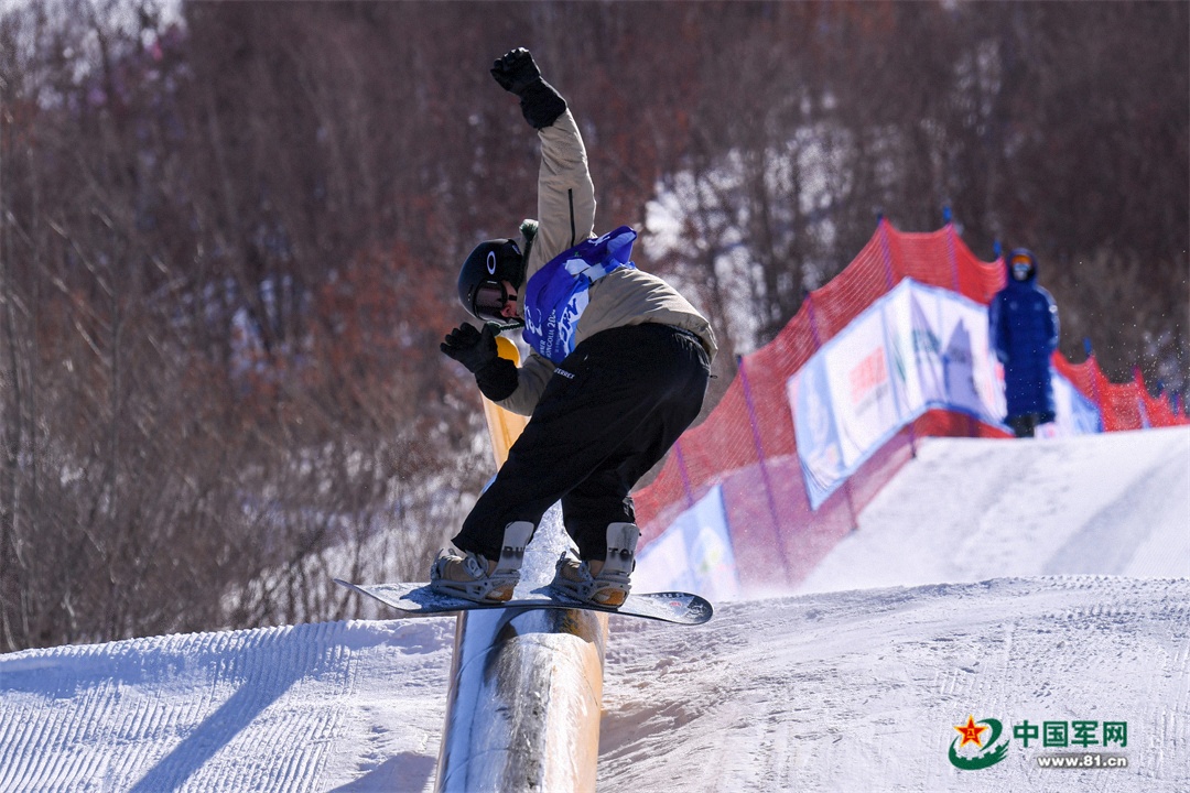 苏翊鸣夺得"十四冬"单板滑雪公开组男子坡面障碍技巧决赛金牌 - 中国