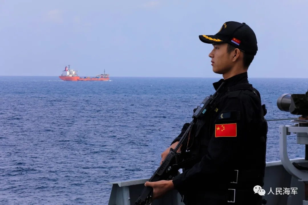 海军第36,37批护航编队举行任务交接仪式