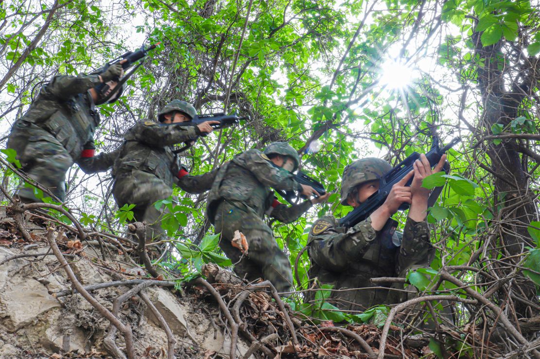 不要眨眼直击特战小队高燃战斗瞬间