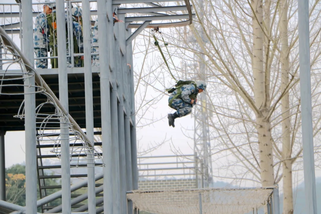 空降兵70年丨我有一个响亮的名字:空降兵! - 中国军网