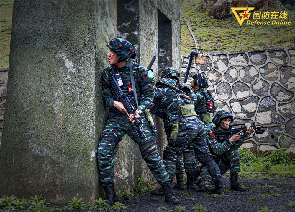 不断提升特战队员综合技战水平,强化了多领域作战能力,为部队遂行