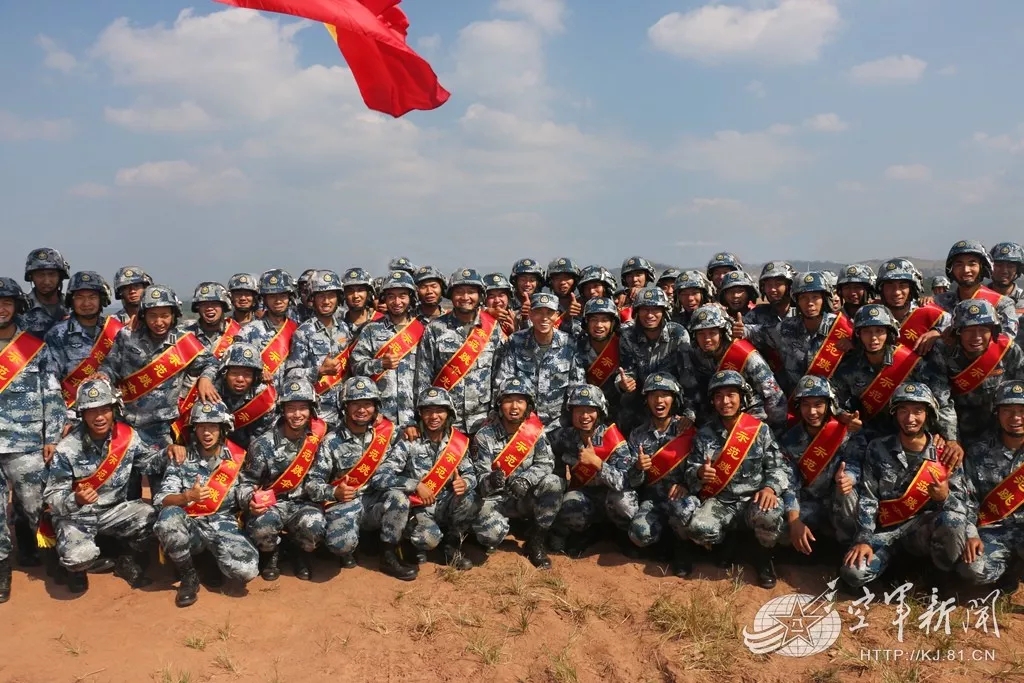 空降兵准排长们这一年,不平凡!
