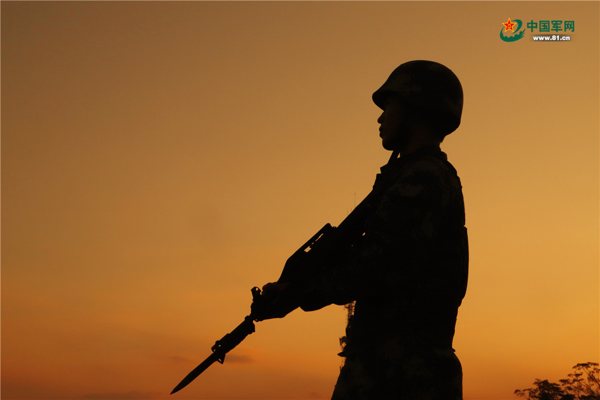 一组训练剪影,带你领略特战队员阳刚之美