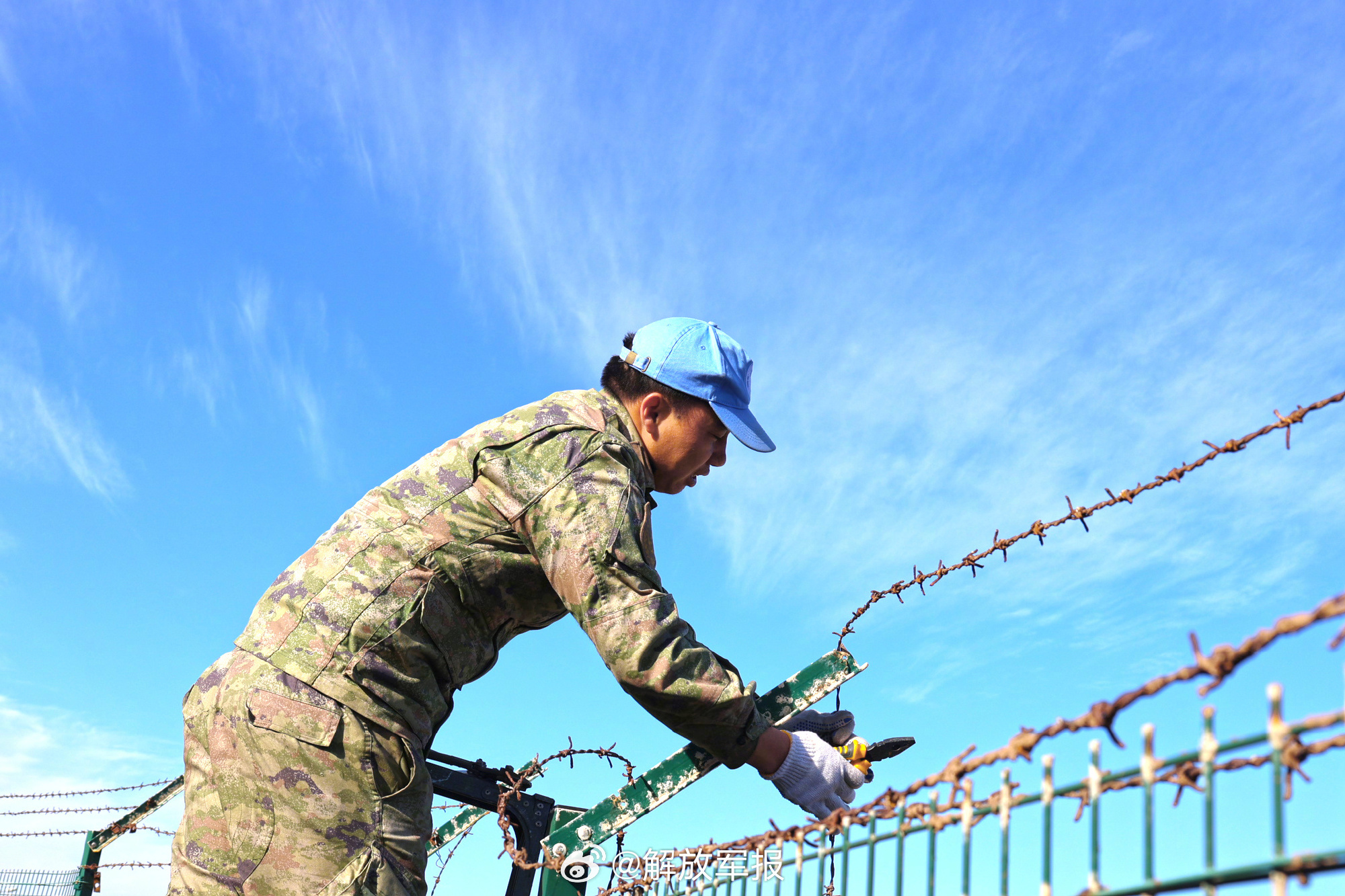 我第22批赴黎维和工兵分队高标准完成12项紧急任务 - 中国军网