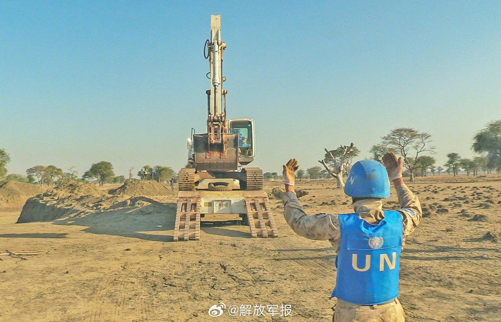 中国维和工兵分队完成主补给线修复任务