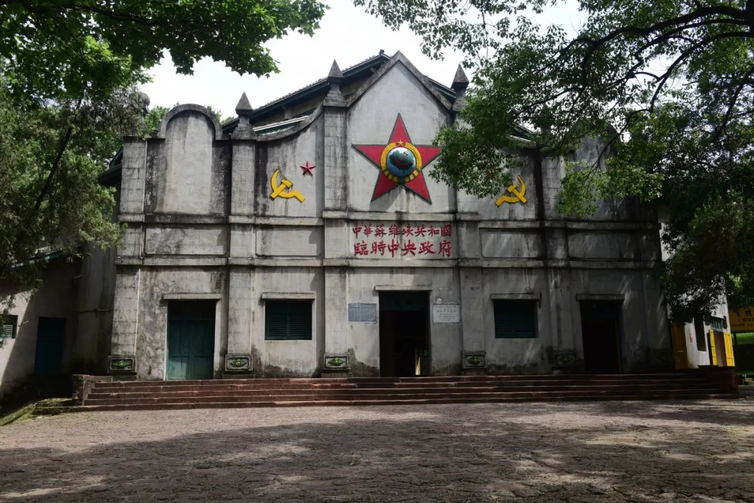 长征源头寻初心,重温来路再出发 - 中国军网