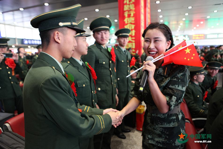 再行一个军礼吧丨武警北京总队文艺轻骑队欢送退伍老兵