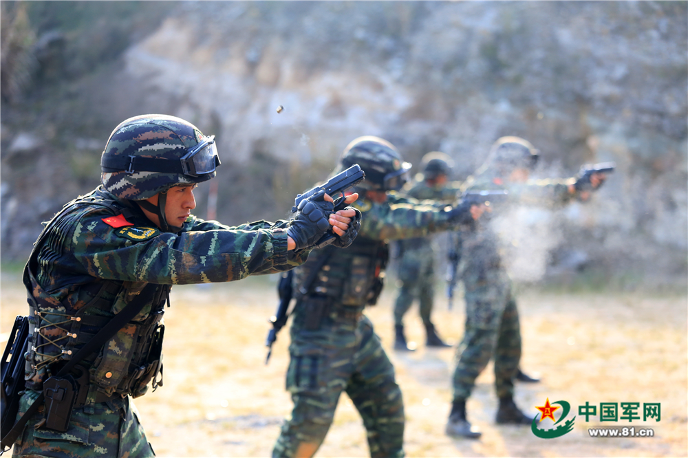 直击特战尖兵魔鬼周每天训练超18小时