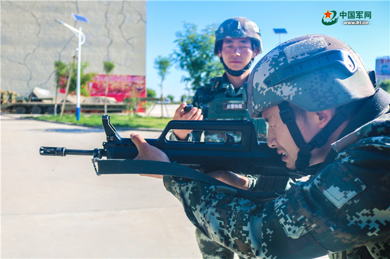 从"菜鸟"到"大咖"距离有多远?他们用努力给出了答案 - 中国军网