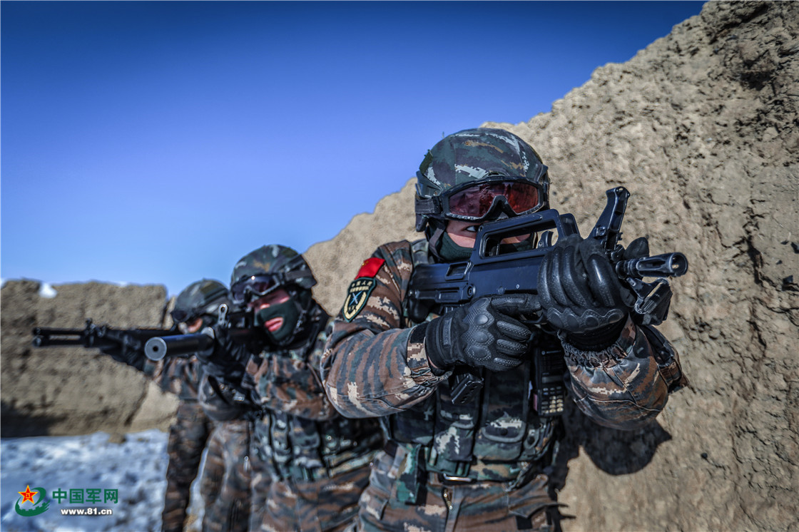 零下2002c,武警特战队员极限训练驭雪斗寒 - 中国军网