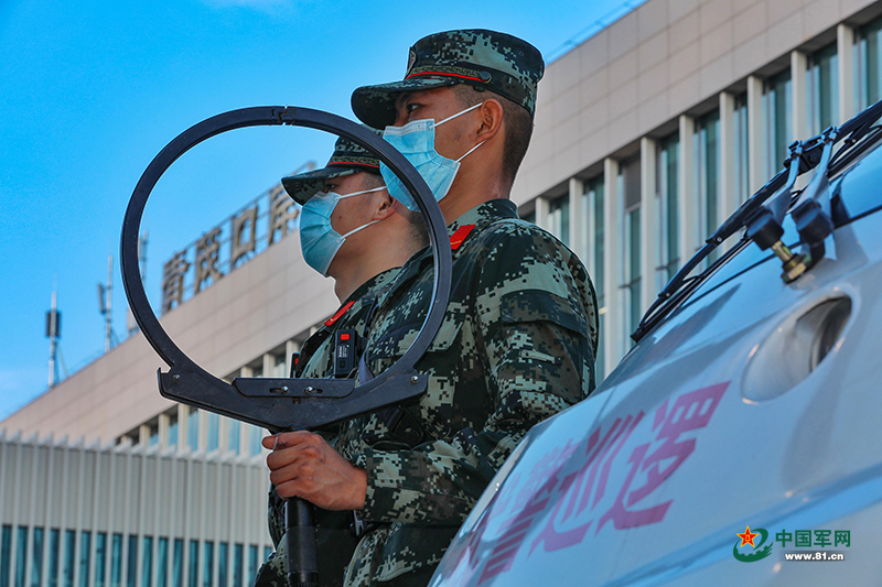 粤澳边界:武警官兵全力保障"十一"假期安全