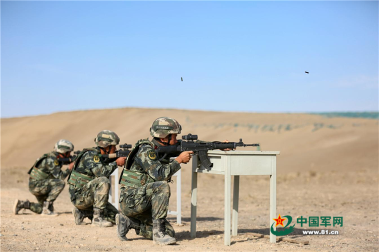 武警甘肃省总队酒泉支队组织特战队员进行野外实战化训练