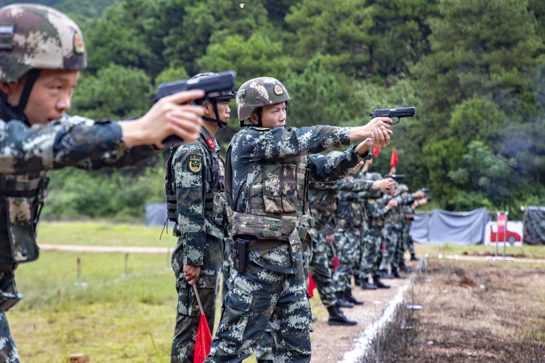广西南宁:练强"中军帐" 武警南宁支队严密组织首长机关军事考核