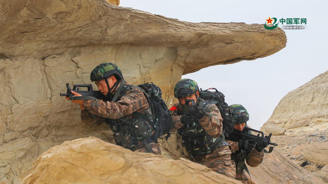 武警新疆总队克拉玛依支队开展实战化反恐演练