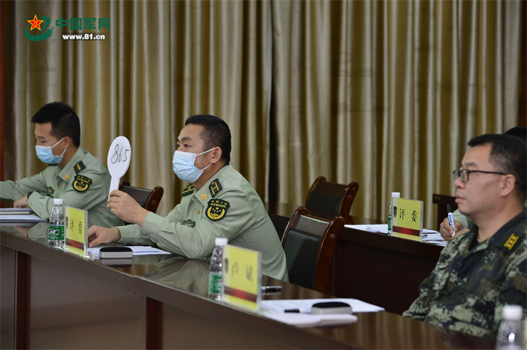 张乐 摄图为支队政治工作部主任卢斌总结讲评本次政治教员评比竞赛.