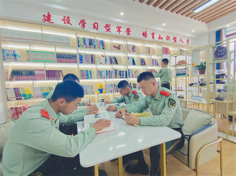 部队内涵发展的根基,同时积极收集官兵意见建议,打破传统模式改建图书