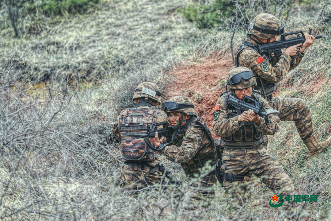 利刃出鞘直击武警特战队员魔鬼周极限训练