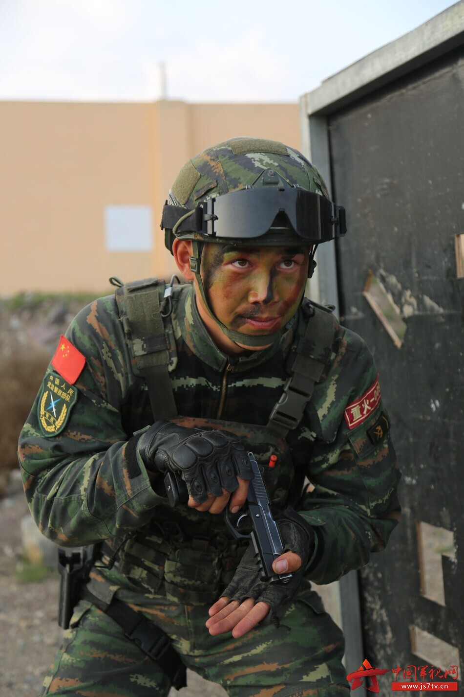 【超燃】一组图带你走进武警特战队员的极限训练 - 中国军网