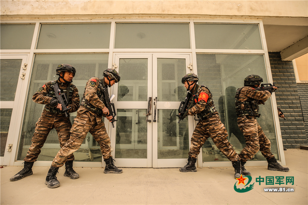 大片既视感,这场城市反恐演练惊心动魄