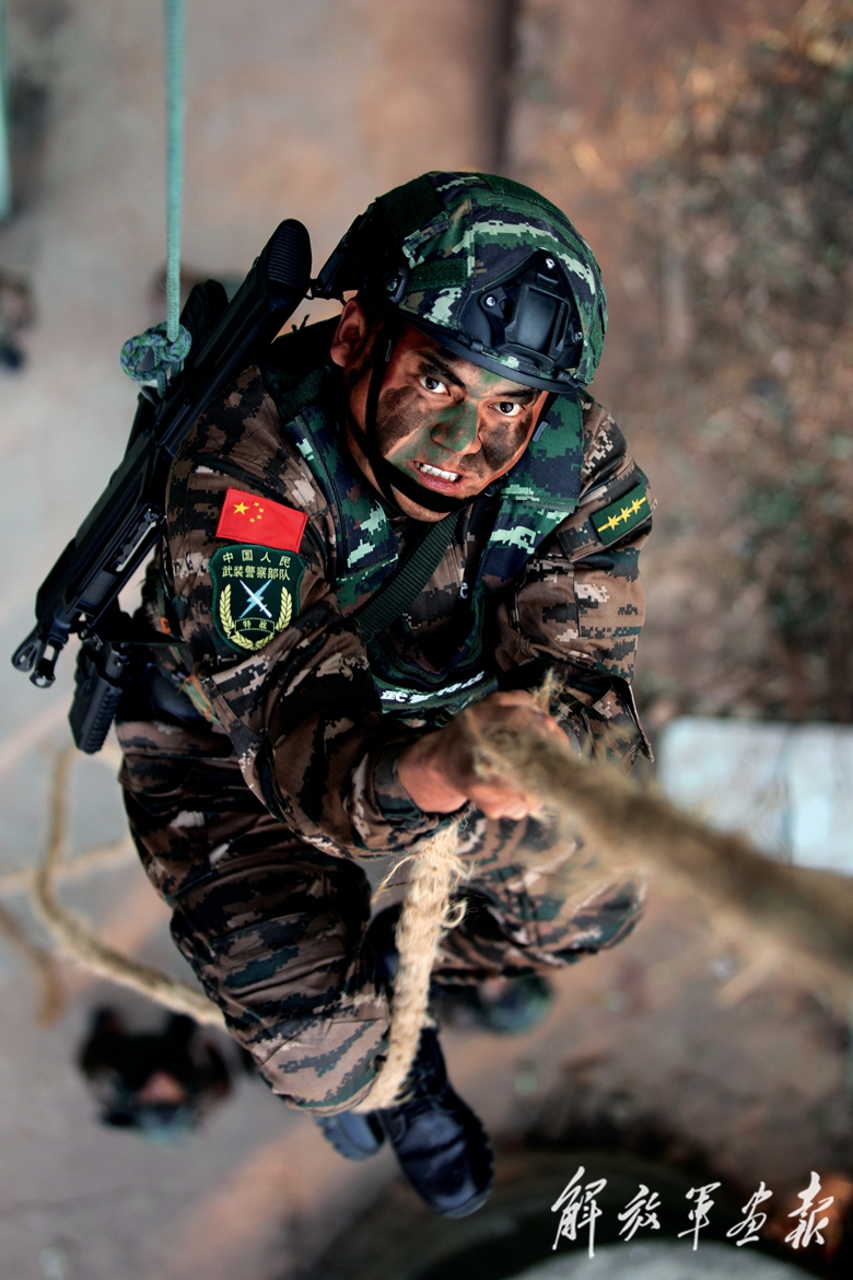 武警广西总队机动支队教导队队长邱健矢志精武纪事