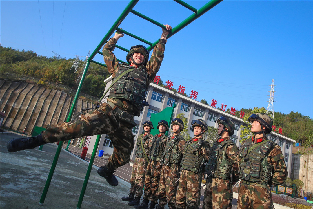 灵活开展多课目训练着眼部队当前任务实际武警重庆总队执勤第三支队