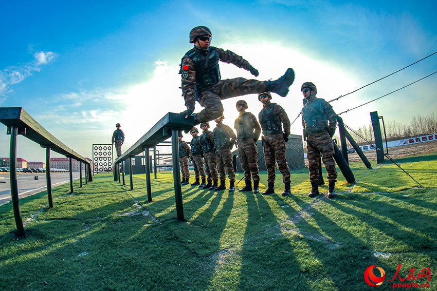 练为战武警实战化训练燃爆新年度练兵场