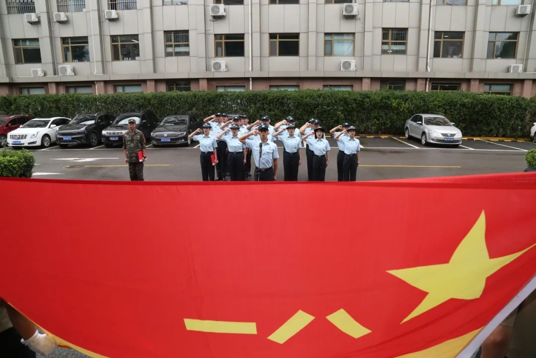 满满仪式感!火箭军某部首批文职人员入职宣誓扬帆起航!