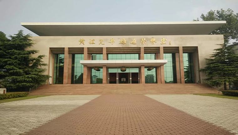 他飞身一跃,堵住的是中华民族百余年耻辱的伤口 - 中国军网