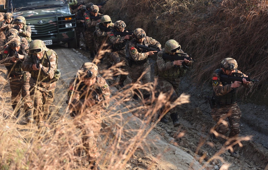 武警部队全面开展冬季大练兵活动提高实战化训练水平 - 中国军网