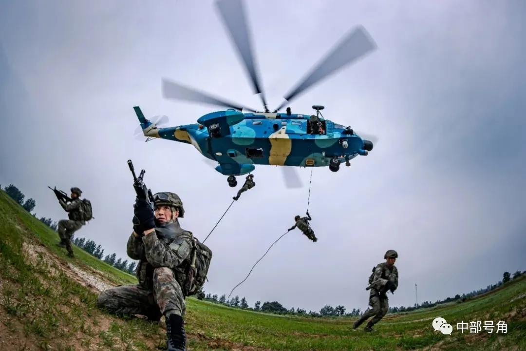 英雄的中国空降兵,71岁生日快乐! - 中国军网